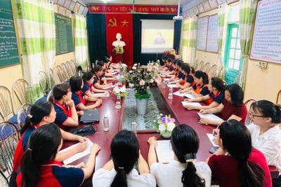 Chi bộ trường Mầm non Yên Hòa đã nghiêm túc tổ chức triển khai học tập trực tuyến Hội nghị toàn quốc nghiên cứu, học tập, quán triệt và triển khai thực hiện Nghị quyết Hội nghị lần thứ 2 Ban Chấp hành Trung ương Đảng khóa XIV